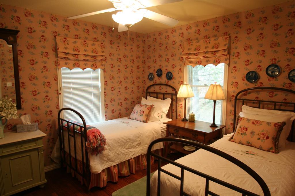 Onion Creek Cottage Austin Extérieur photo